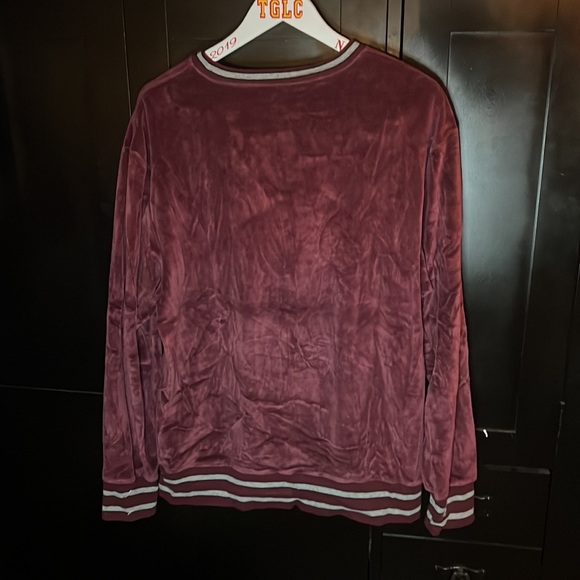 Crewneck - Picture 2 of 2